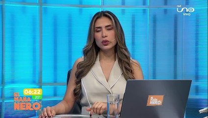 vehiculo choco contra un semaforo