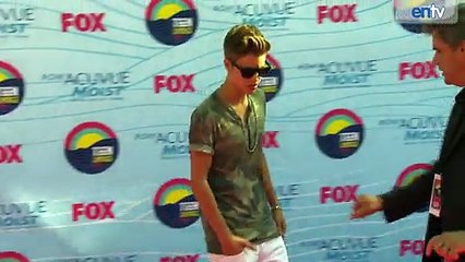 Justin Bieber Smokes Weed On His Jet