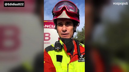El vídeo de un bombero contra las balizas tras un accidente de tráfico: "No dejéis de llevar los triángulos"