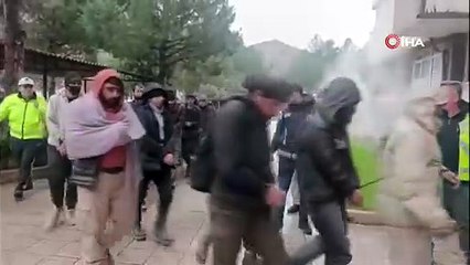 Amasya'da bir TIR dolusu kaçak  Afgan göçmen yakalandı