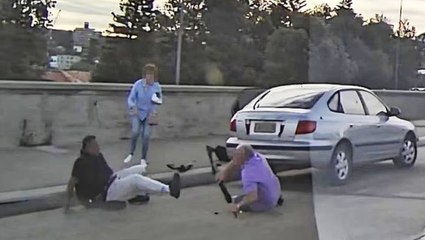 Video shows second Bondi civilian trying to disarm gunman before attack