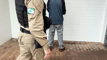 Homem é preso após ameaçar ex-mulher com faca e exigir retomada do relacionamento