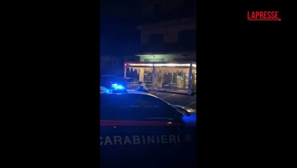 Brescia, barista ucciso a coltellate a Sarezzo: i carabinieri sul luogo del delitto