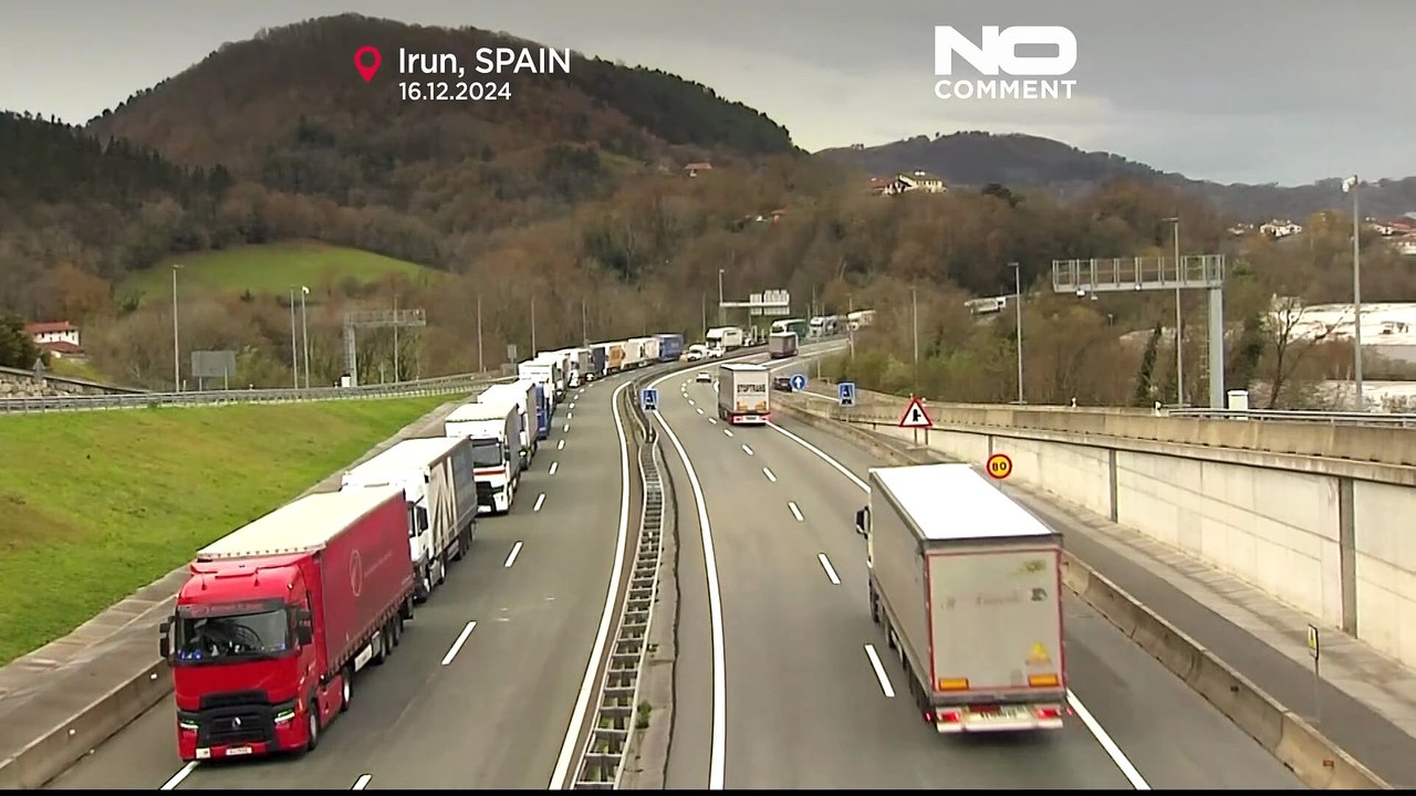 Spagna chiude la frontiera di Biriatou ai camion per le proteste degli agricoltori francesi