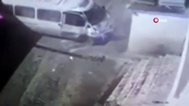 Sinop’ta servis minibüsü ile otomobil çarpıştı: 1 ölü, 10 yaralı