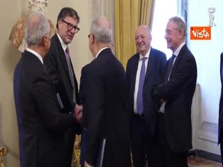 Mattarella riceve Meloni e i Ministri in vista del Consiglio Europeo