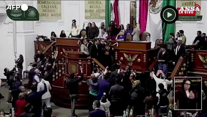 Rissa tra deputate al Congresso di Citta' del Messico
