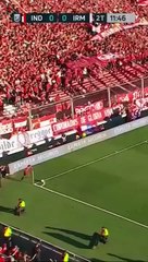 Santiago Montiel de Independiente ganó el Premio Puskas con un gol inolvidable