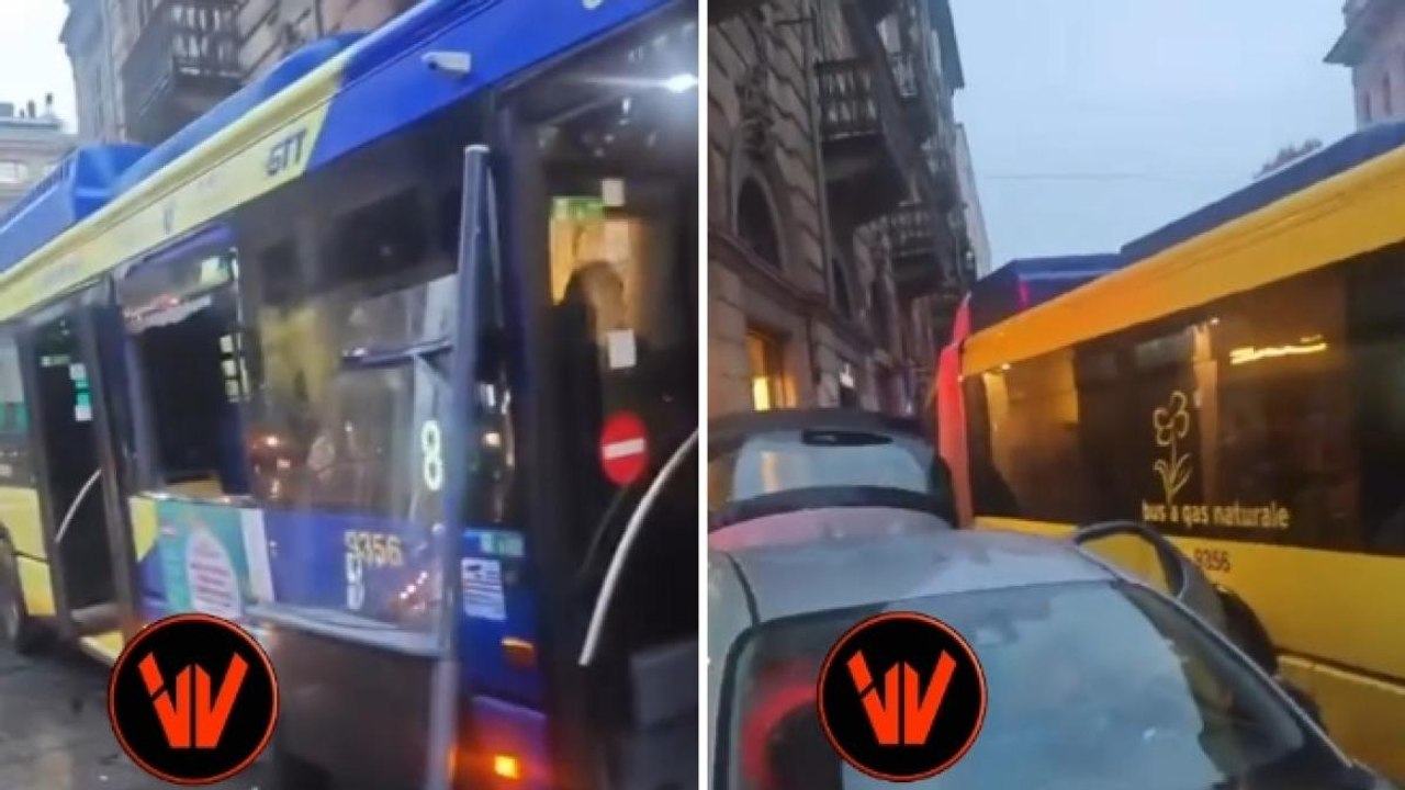 Autobus Gtt fuori controllo in centro a Torino, tre feriti lievi. I soccorsi pochi attimi dopo l'incidente