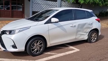 Acidente entre Yaris e Astra é registrado no Bairro Coqueiral, em Cascavel