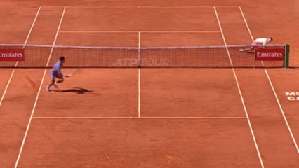 Carlos Alcaraz firma il miglior colpo dell’anno nel tennis