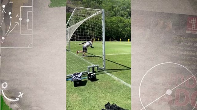 Neto aparece em treino no Lonier e se prepara para retornar ao Botafogo