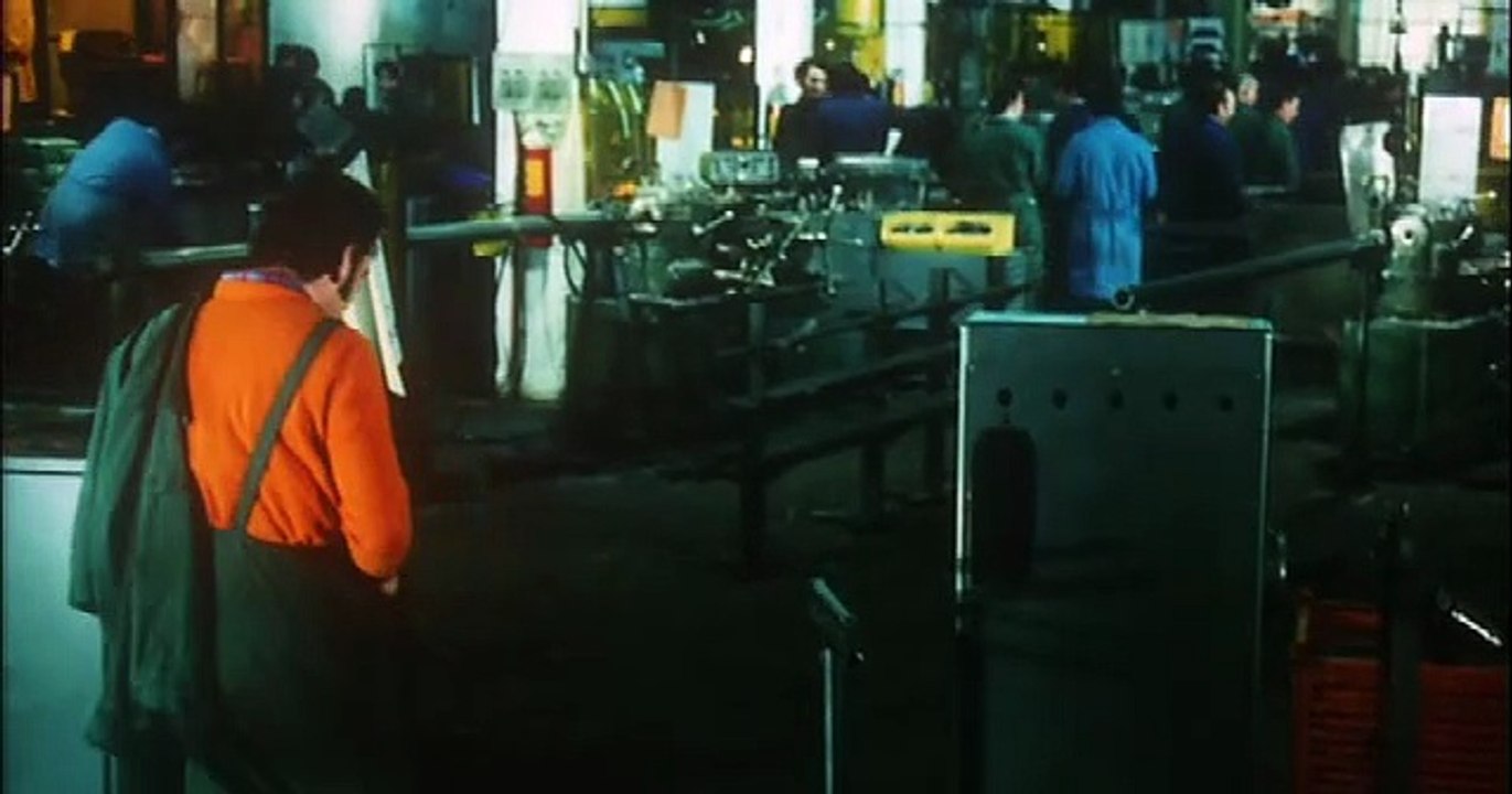 La classe operaia va in paradiso - di E. Petri, con G. M. Volontè e M. Melato, 1971