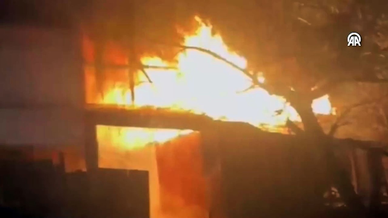 İki katlı evde çıkan yangın söndürüldü