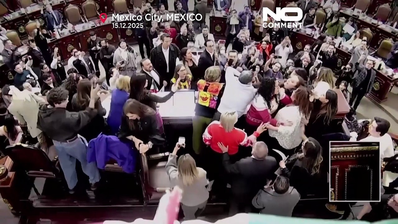 Caos nel congresso di Città del Messico durante il dibattito sulla riforma della trasparenza