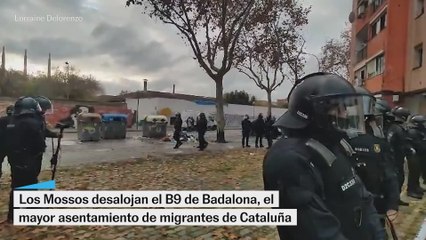 Los Mossos desalojan el B9 de Badalona, el mayor asentamiento de migrantes de Cataluña