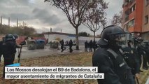 Los Mossos desalojan el B9 de Badalona, el mayor asentamiento de migrantes de Cataluña
