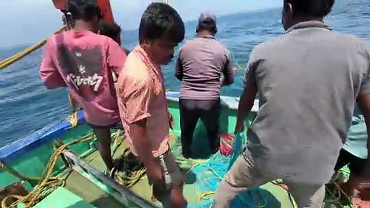 Extreme Gulf Fishing Adventure | Powerful Rod Bends, Deep Sea Strikes & Big Fish Action