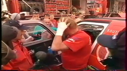 2002 – Johnny Hallyday : le 9 janvier, séquences Dakar sur le DVD promo Nissan Motorsport (Arras–Madrid–Dakar)