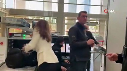 Medya çalışanlarına yönelik İstanbul Cumhuriyet Başsavcılığı tarafından yürütülen uyuşturucu soruşturması kapsamında gazeteci Ela Rümeysa Cebeci Çağlayan’da bulunan Adalet Sarayı’na geldi