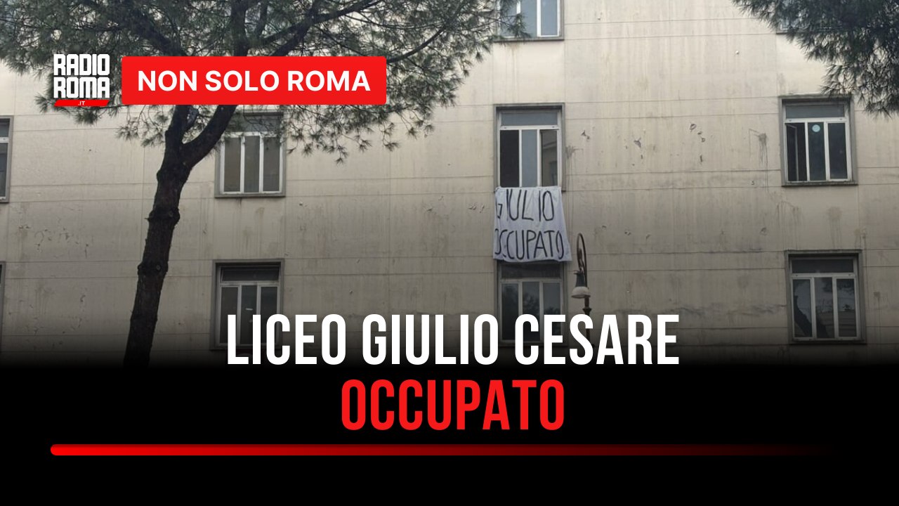 Liceo Giulio Cesare occupato, proteste dopo il caso della “lista stupri”: gli studenti si dividono