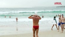 Sydney, a Bondi in 200 organizzano una nuotata per omaggiare le vittime dell'attentato