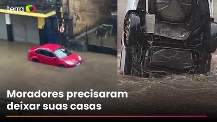 Carros são ‘engolidos’ por enxurradas após forte temporal em Petrópolis