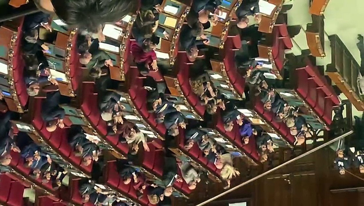 Standing ovation camera