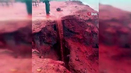 Denizin rengi kırmızıya döndü görenler gözlerine inanamadı!