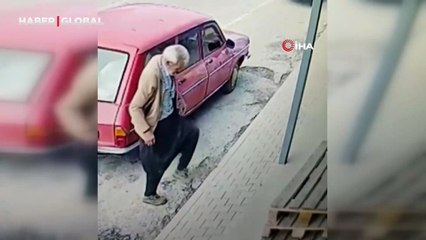 Sosyal medyada gündem oldu: Çamurlu ayakkabısını çıkarıp markete girdi