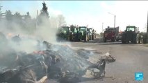 France : la colère des agriculteurs ne faiblit pas, des axes routiers bloqués