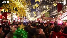 Shanghai si illumina di mercatini di Natale