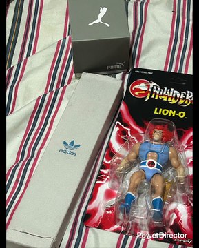 NAVIDAD LLEGÓ LION-O POR QUÉ LA O? GRACIAS A MIS MARCAS FAVORITAS ALEMANAS POR SUPUESTO ADIDAS Y PUMA O PUMA Y ADIDAS