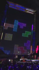 El cielo de Dubái se convierte en un tablero gigante: 4.000 drones recrean la final mundial de Tetris