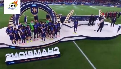 لحظة تتويج باريس بالكاس