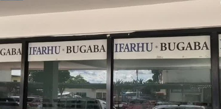 Reportan largas filas para cobrar becas del Ifarhu