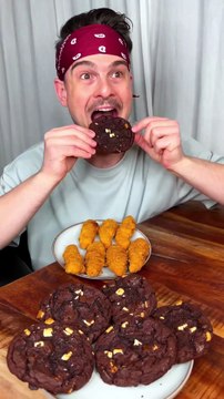 How to keep PEACE at home by SHARING SNACKS with your sibling？😭❤️🍪｜ CHEFKOUDY