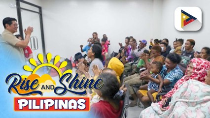 PBBM, nagsilbi bilang service crew sa Walang Gutom Kitchen sa Pasay City; Pangulo, namigay ng mga regalo