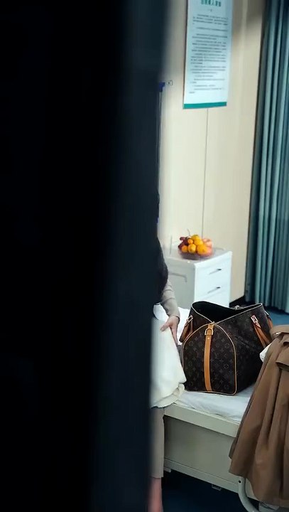 My mom favored adopted sister, but after severing ties with her, biased mother regretted her actions