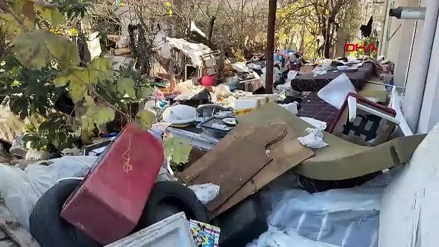 Yine bir çöp ev kabusu: Evin içerisinden çıkanlara kimse inanamadı!