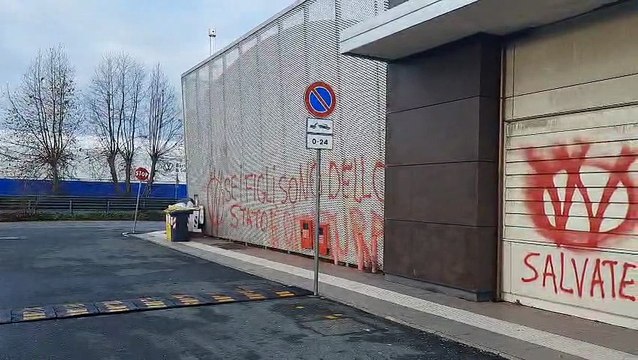 Viareggio, scritte no vax e contro i medici agli ambulatori pediatrici
