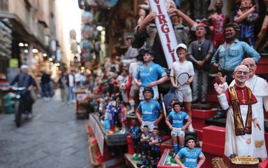 Natale 2025: Vanoni, Armani e Sinner sono le statuine del presepe più gettonate a San Gregorio Armeno