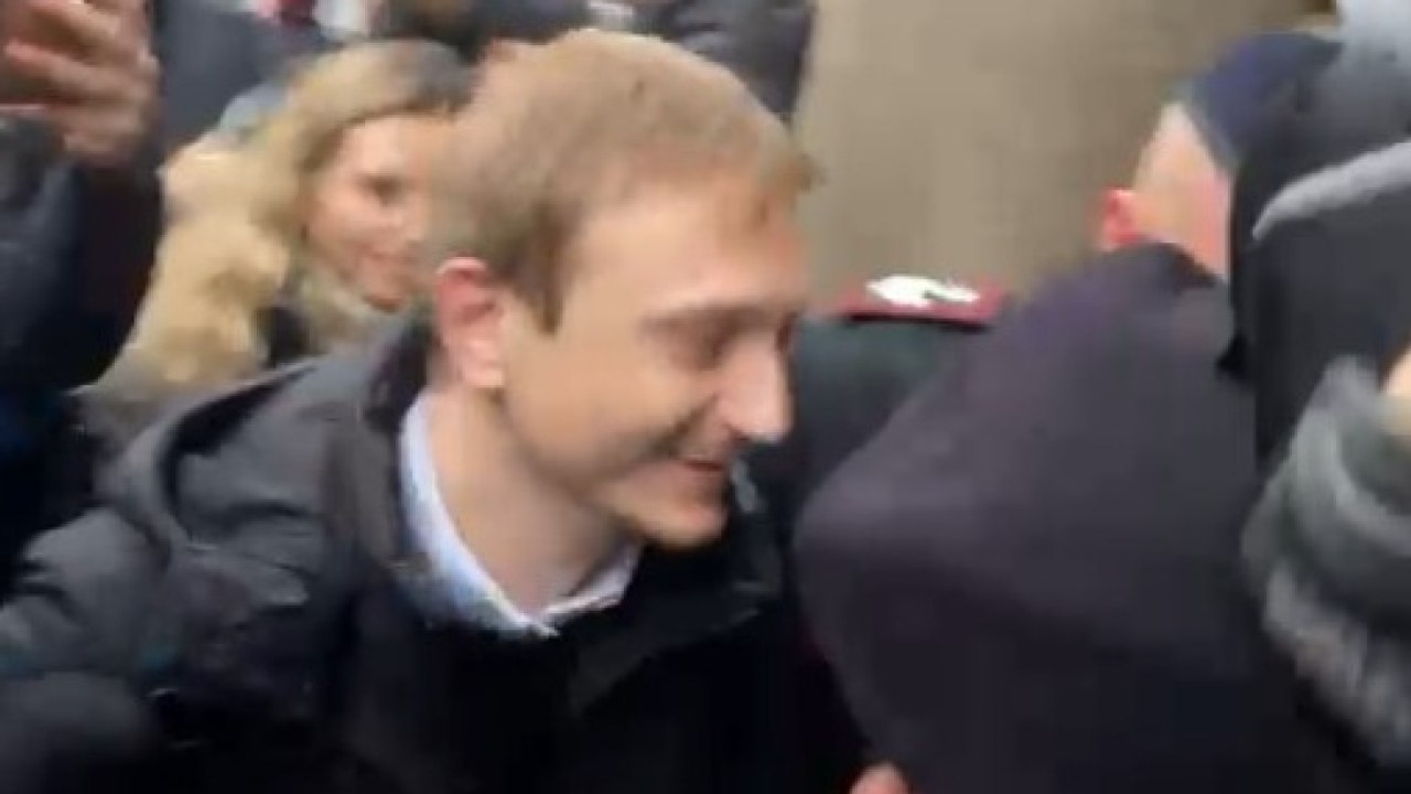 L'arrivo di Alberto Stasi a Pavia per l'incidente probatorio sul delitto di Garlasco