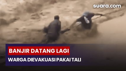 Banjir Bandang Kembali Datang, 8 Warga Batu Busuak Sumbar dievakuasi Pakai Tali