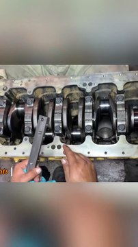 Rebuilding a Caterpillar C7 Diesel Engine | CAT C7 Engine Full Assembling Process