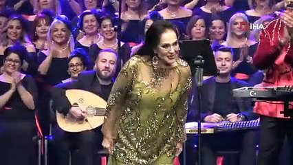 Türkan Şoray, ‘İyilik Korosu’ ile Mersin’de sanatseverlerle buluştu