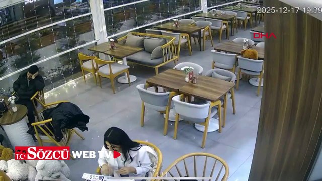 Talas’ta kontrolden çıkan otomobil kafeye daldı