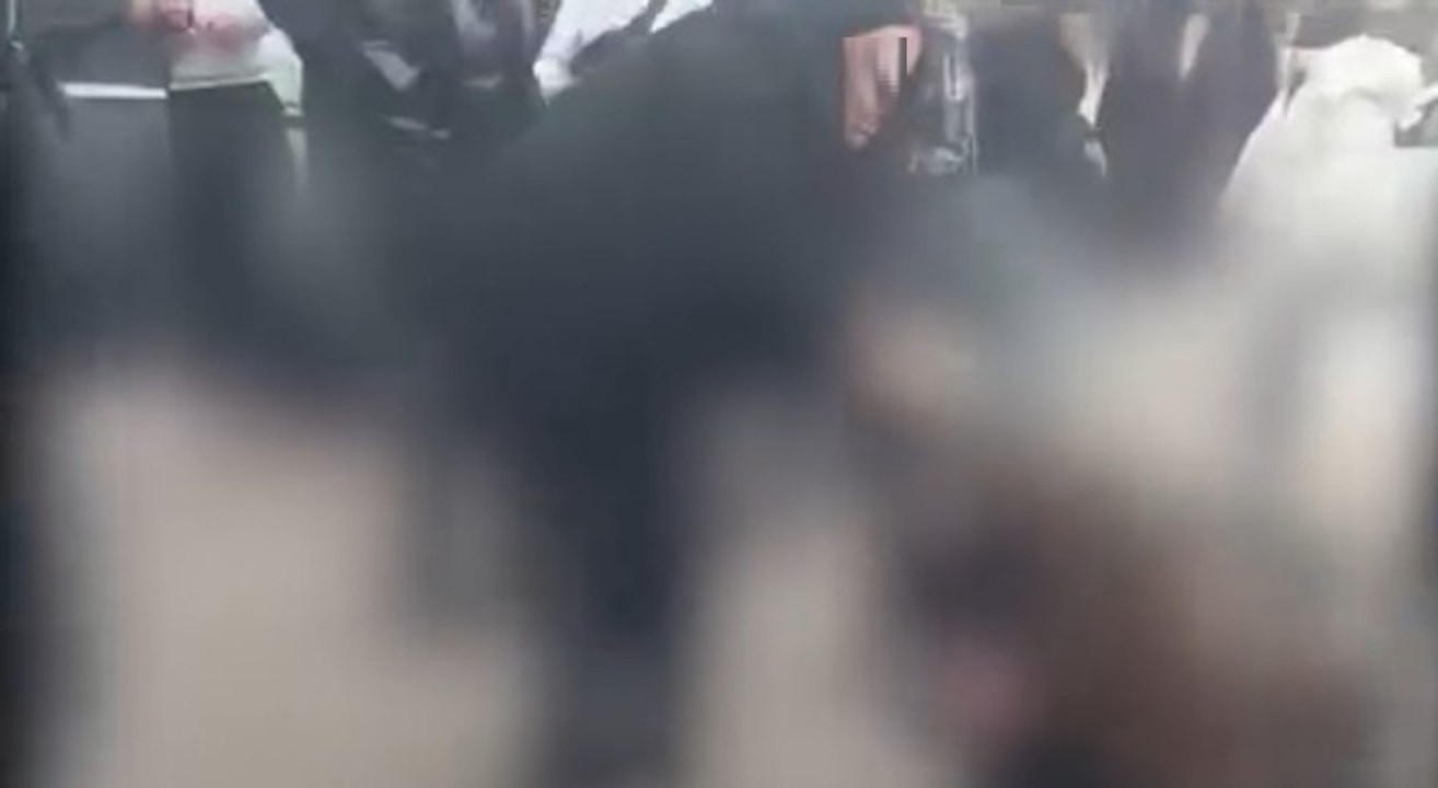 Aversa, rissa tra ragazze davanti stadio: insulti e violenza in un video virale (18.12.25)