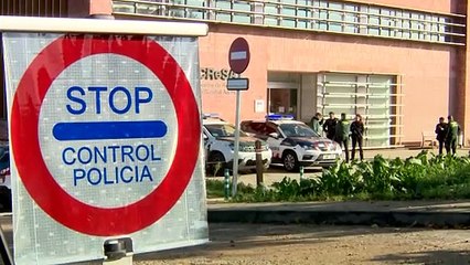Guardia Civil y Mossos entran en el laboratorio del IRTA de Cerdanyola (Barcelona) por la PPA