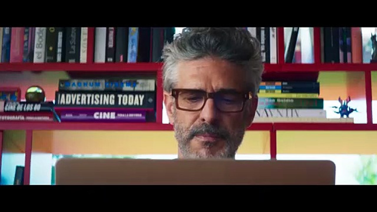 Téaser tráiler de la película "Amarga Navidad", de Pedro Almodóvar